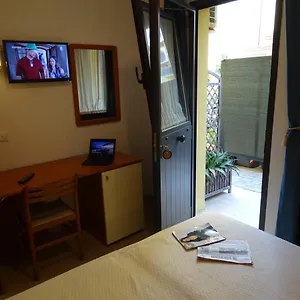 Отель Dependance Dell'hotel Sole E Mare, Лидо-ди-Камайоре