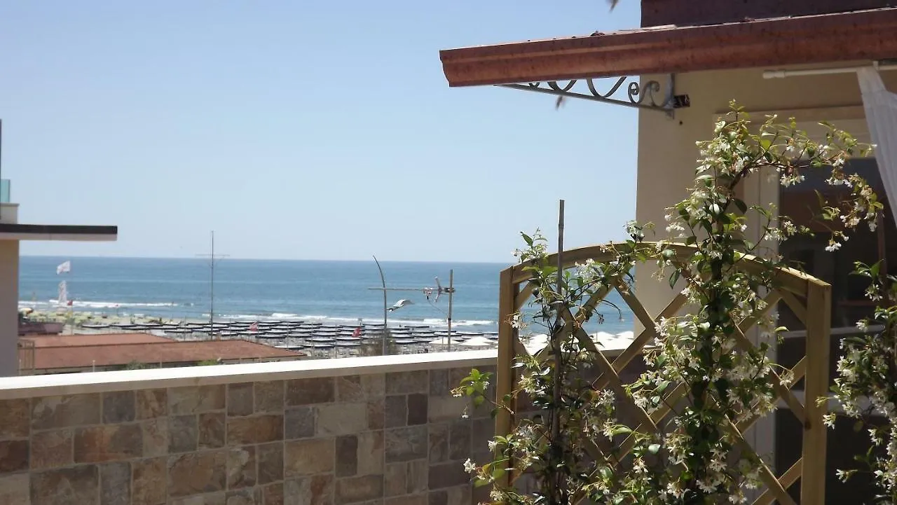 Residence Sea View Biagi Lido di Camaiore Apartment