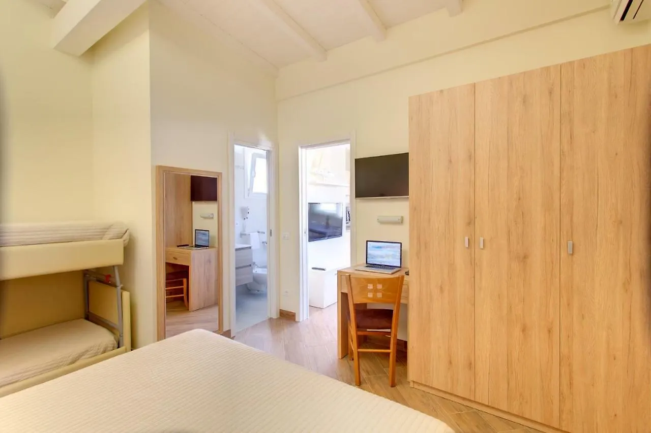 Residence Sea View Biagi Lido di Camaiore 0*,